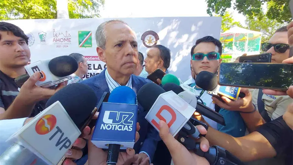Gerardo Vargas Landeros atendiendo a los medios de comunicación. FOTO: Luz Noticias