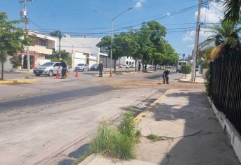Un derrame de aceite provoca el cierre de calles por la colonia Guadalupe, en Culiacán