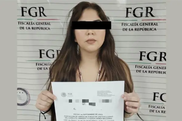 Cae mujer mochitense con armas largas, cargadores y una granada en Sonora Cae mujer mochitense con armas largas, cargadores y una granada en Sonora