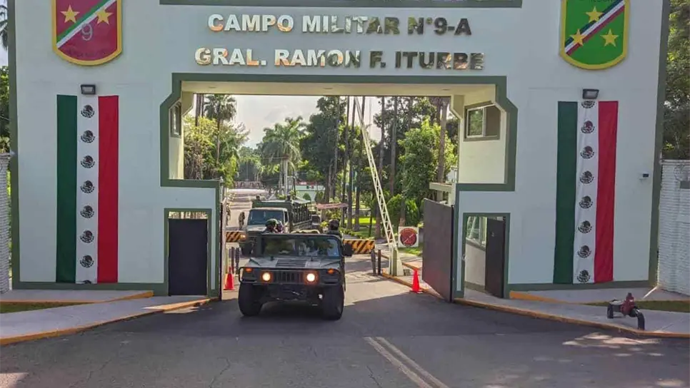 Un conductor se resguarda en la Novena Zona Militar y lo detienen, iba armado