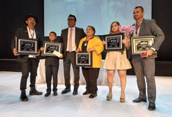 ¡Ciudadanos ejemplares! Entregan premio Coltzin al Mérito Ciudadano 2023