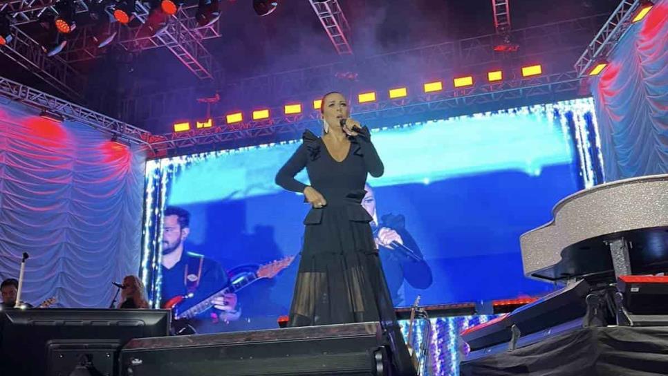 Edith Márquez hace cantar, bailar y emociona en Los Mochis