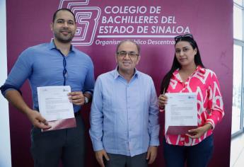 COBAES entrega 95 plazas a docentes