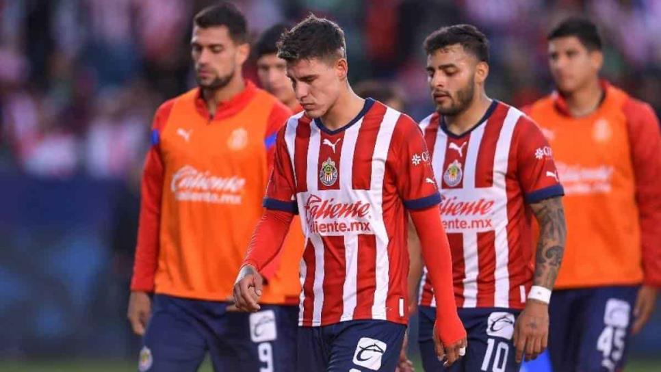 Alexis Vega, «Chicote» Calderón y Raúl Martínez, separados de Chivas por meter mujeres a la concentración