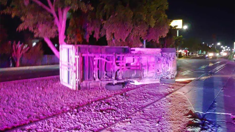 La volcadura fue en las vías.