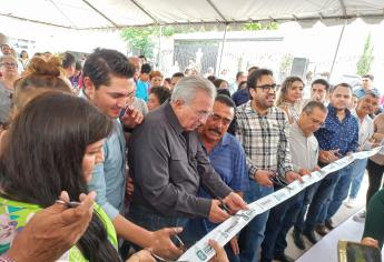 Gobernador y alcalde de Culiacán inauguran pavimentación de calles en colonia Pemex y Ferrocarrilera