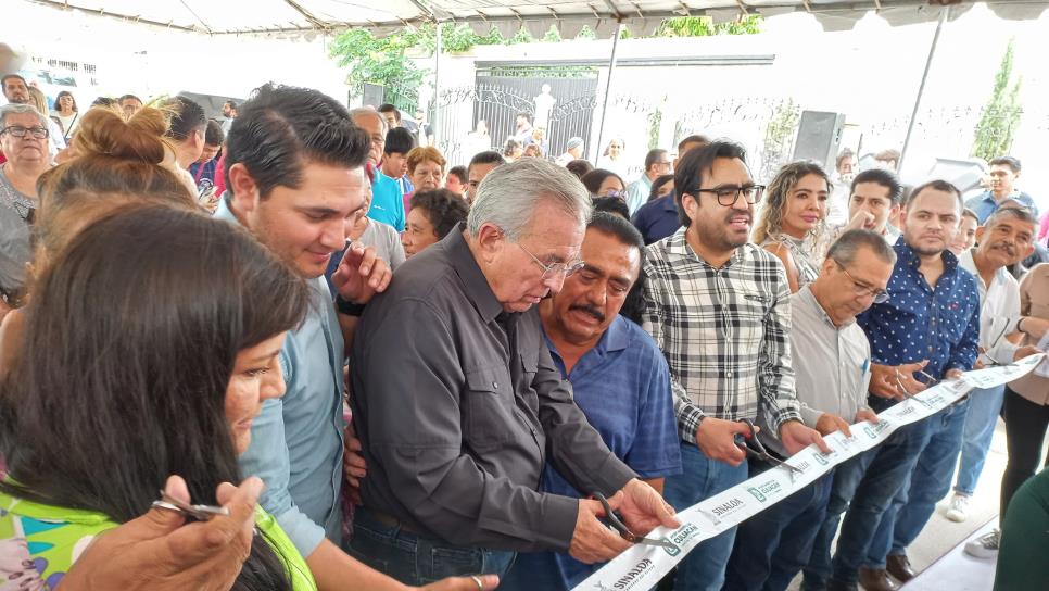 Gobernador y alcalde de Culiacán inauguran pavimentación de calles en colonia Pemex y Ferrocarrilera