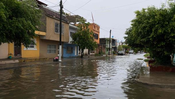 Lluvias en Mazatlán acumulan hasta 50 milímetros de agua