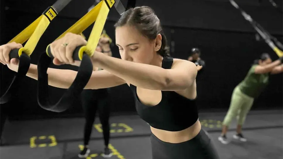 El TRX es un ejercicio inventado originalmente para entrenamiento militar. FOTO: Víctor Acosta.