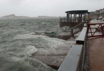 «Lidia» obliga a pescadores a refugiarse en Topolobampo