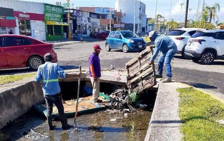 Alcalde de Mazatlán invita a la ciudadanía a estar atentos a «Lidia» y a no tirar basura