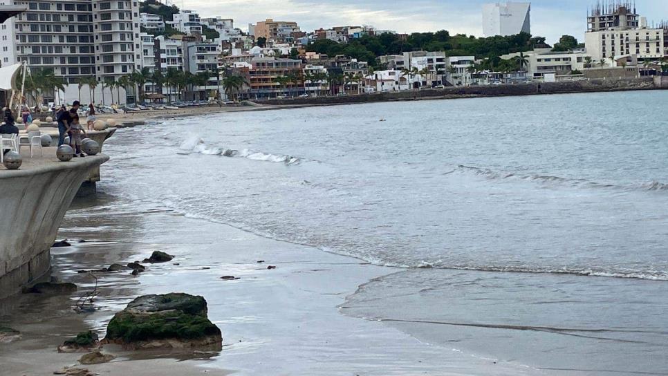 Playas de Mazatlán permanecen restringidas tras presencia del huracán Lidia