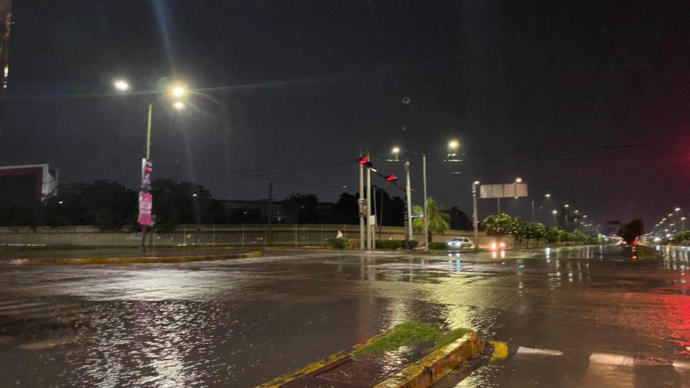 Por «Lidia», Culiacán y Navolato amanecen con fuertes lluvias este martes