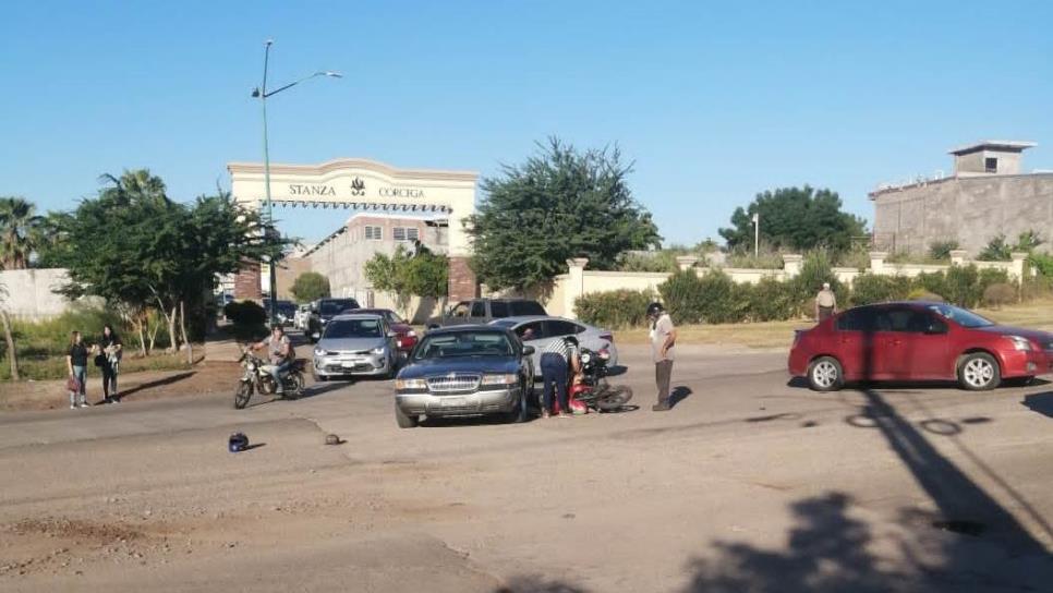 Tres motociclistas heridos tras choques en Culiacán; uno se impactó contra una palma