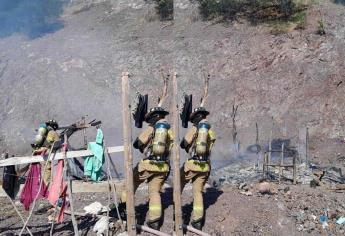 Incendio consume una humilde vivienda en Mazatlán