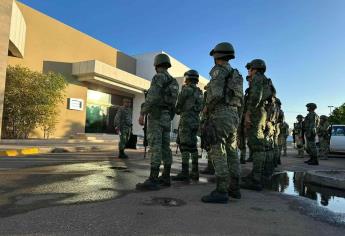 Montan guardia de honor y trasladan el cuerpo del militar caído en enfrentamiento en la sierra de Sinaloa