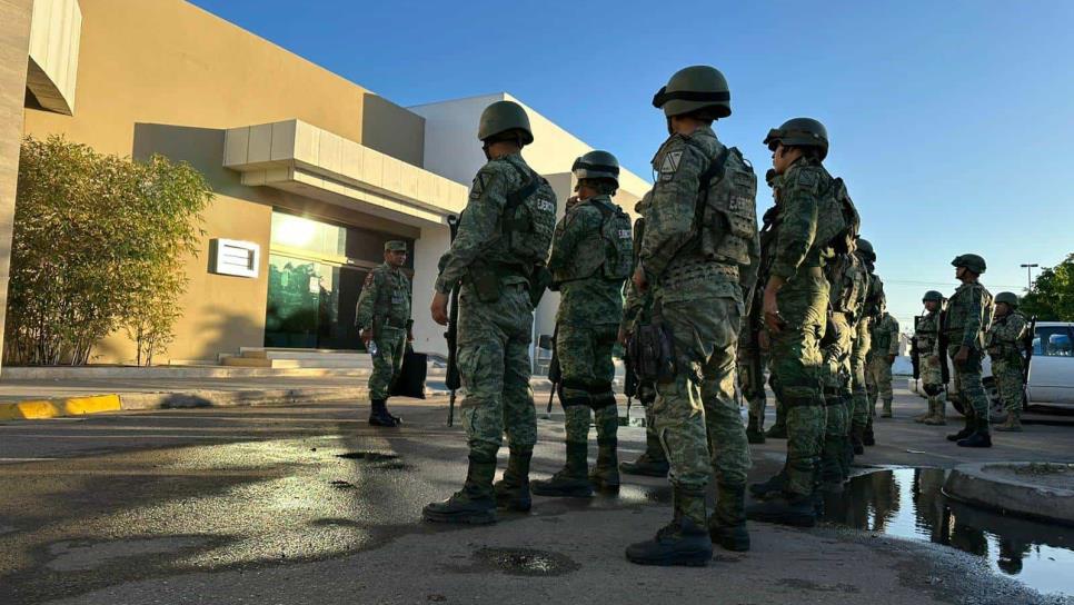 Montan guardia de honor y trasladan el cuerpo del militar caído en enfrentamiento en la sierra de Sinaloa