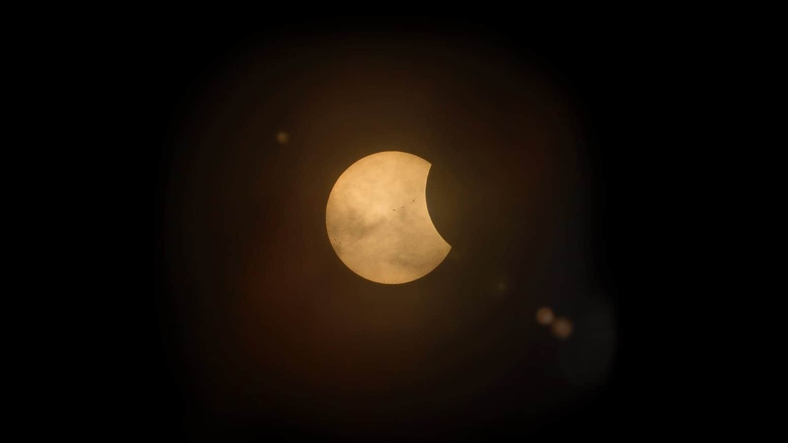 Podrás disfrutar del eclipse en distintas partes de México. FOTO: Internet