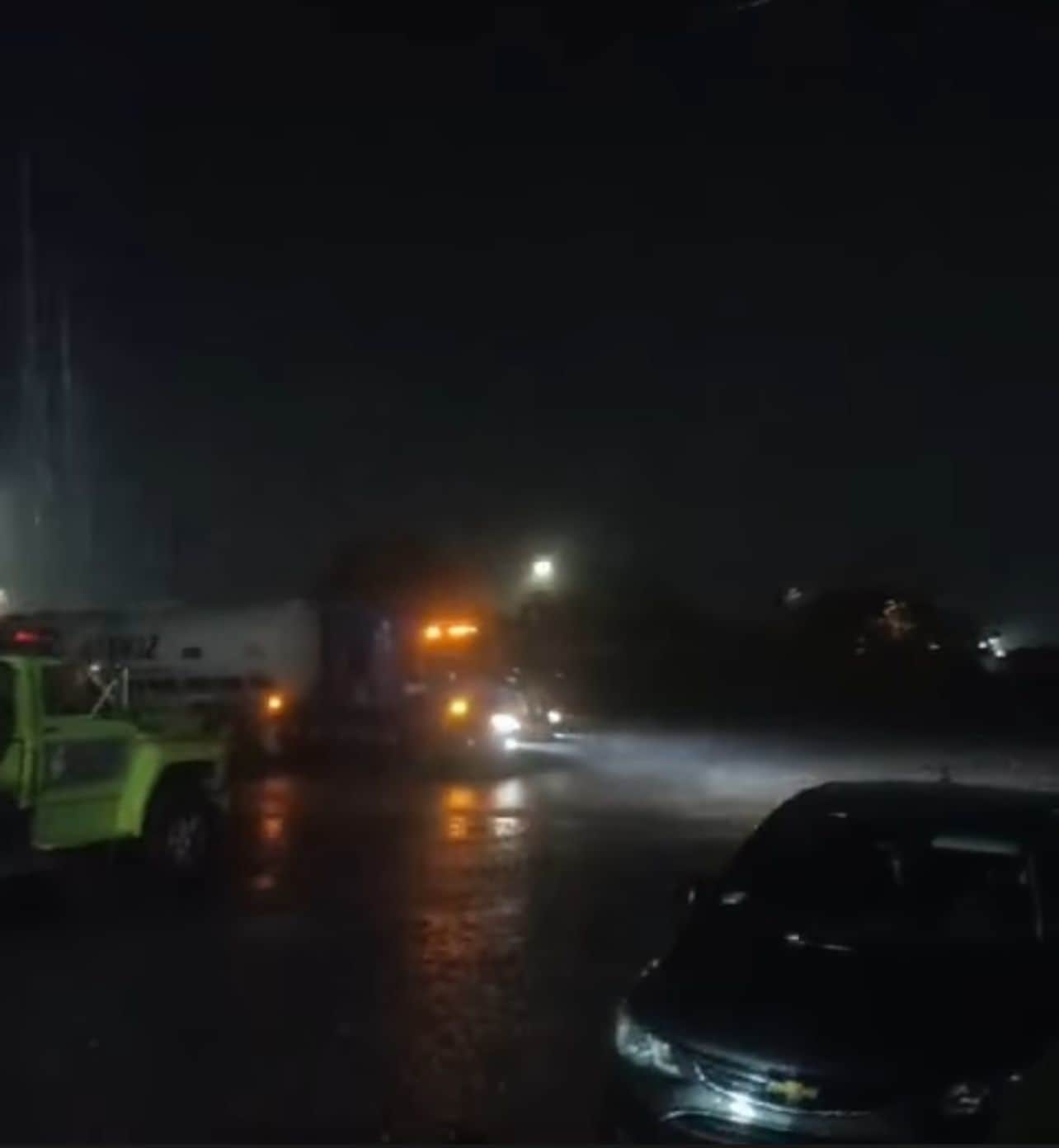 Los ciudadanos se mostraron contentos por la lluvia. FOTO: Luz Noticias