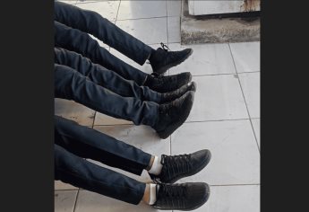 Estudiantes no traían zapatos y les prohíben entrada a secundaria