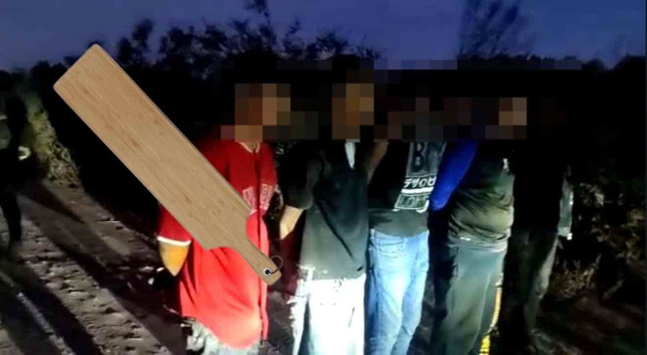 FOTO: Con una tabla intentan calmar los ánimos.