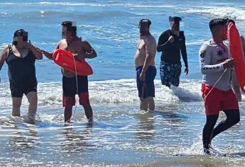 Escuadrón Acuático rescata a 5 personas del mar de Mazatlán