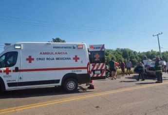Cinco personas resultan lesionadas en una volcadura en El Limón de los Ramos, Culiacán