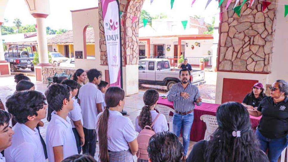 Entrega IMJU 700 mil pesos de becas Proase a estudiantes de la zona rural de Mazatlán
