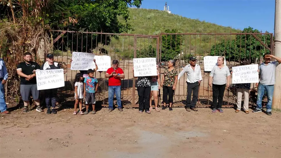 Los vecinos están inconformes y aseguran que «nadie les da la cara». FOTO: Rita Sánchez.