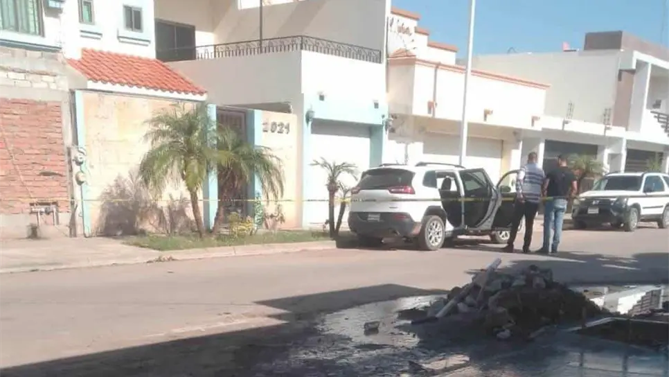 La camioneta que intentaron despojar. FOTO: Cortesía