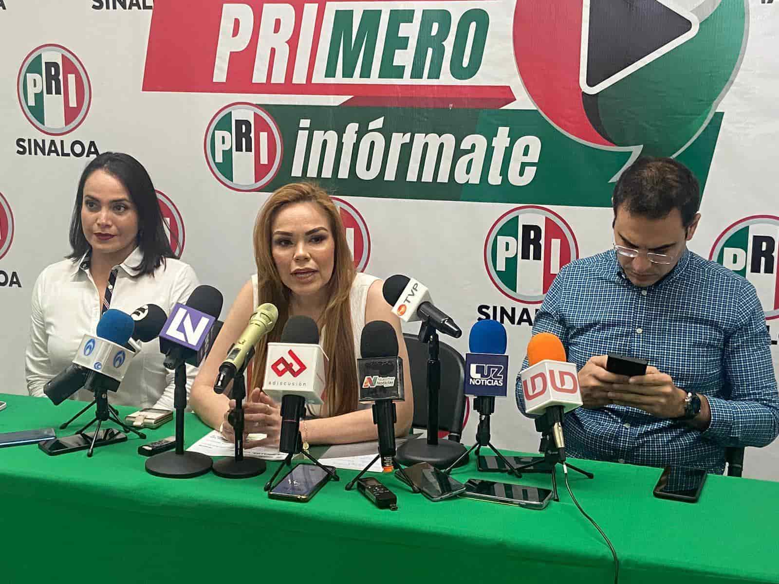 Paola Garate atendiendo a los medios. FOTO: Luz Noticias