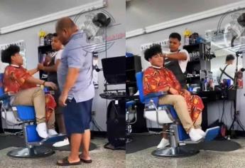 Padre golpea a su hijo mientras lo obliga a hacerse un corte de «verdadero varón»