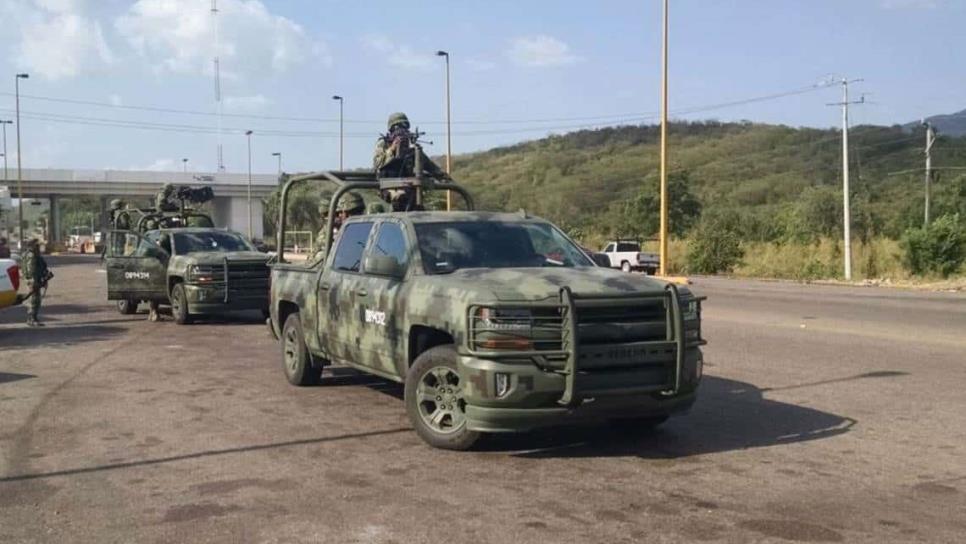 Sujetos armados detienen autobús en los límites de Sinaloa y Nayarit