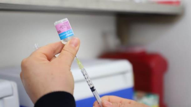 ¿Hay riesgo al vacunarse contra la Influenza y el Covid al mismo tiempo?