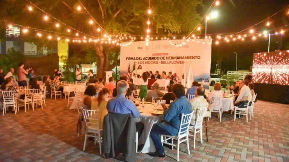 Firman hermanamiento las ciudades de Los Mochis y Bellflower, California