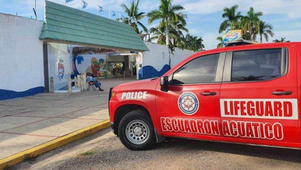 Menor cae a una alberca en parque acuático de Mazatlán 