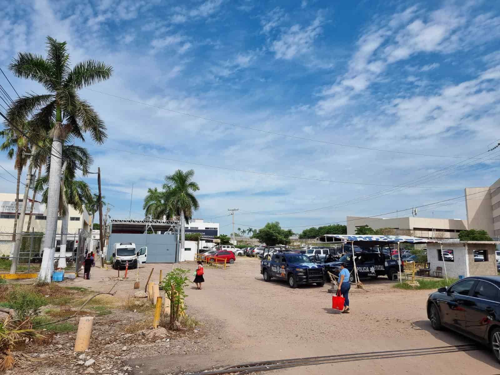 Dinero, mariguana y 16 armas punzocortante se encontraron en el penal de Culiacán. | FOTO: Luis Ramírez.
