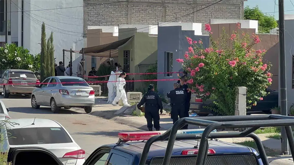 Autoridades acordonaron la escena del crimen. FOTO: Ernesto Torres.