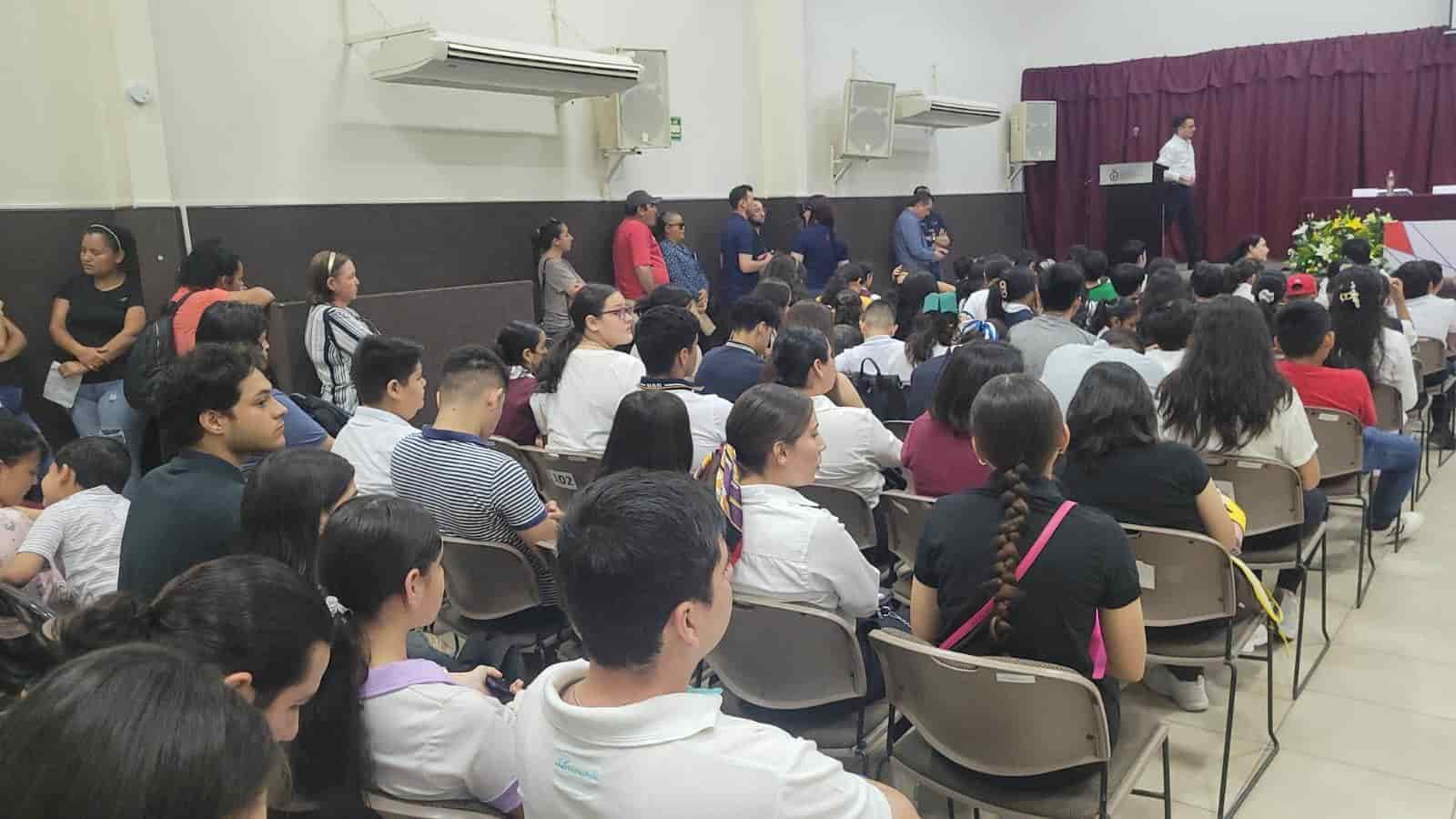 Patronato Pro Educación entrega 467 becas a estudiantes de Ahome. | FOTO: Temáticas.