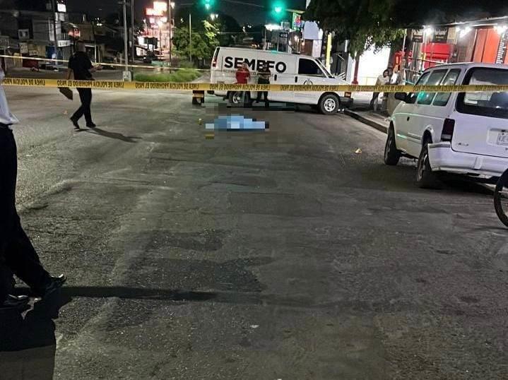 Un presunto asaltante es ultimado a balazos al tratar de robar en una taquería en Culiacán