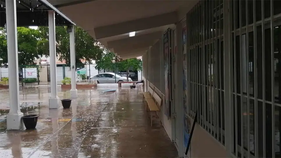 Escuelas deberán cerrar el lunes si sigue lloviendo.