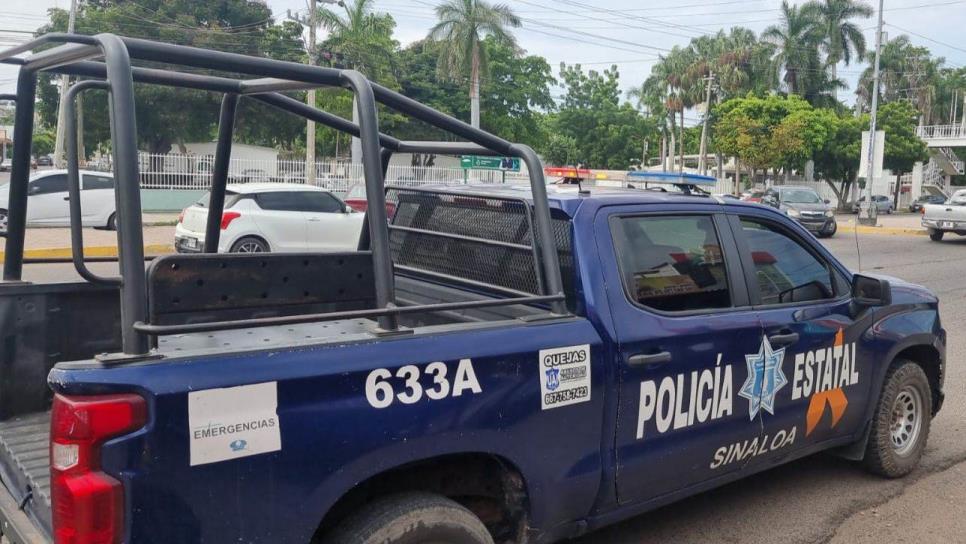 Disparan en la espalda a hombre al intentarle despojar su auto en Culiacán 