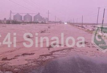 Se desbordan los canales en Palmitas, Chinitos y La Reforma, Angostura; cierran carretera estatal