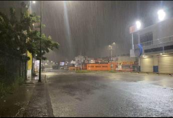 Fuertes lluvias de «Norma» azotan Culiacán la noche de este domingo