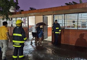 Autoridades recorren albergue en Navolato