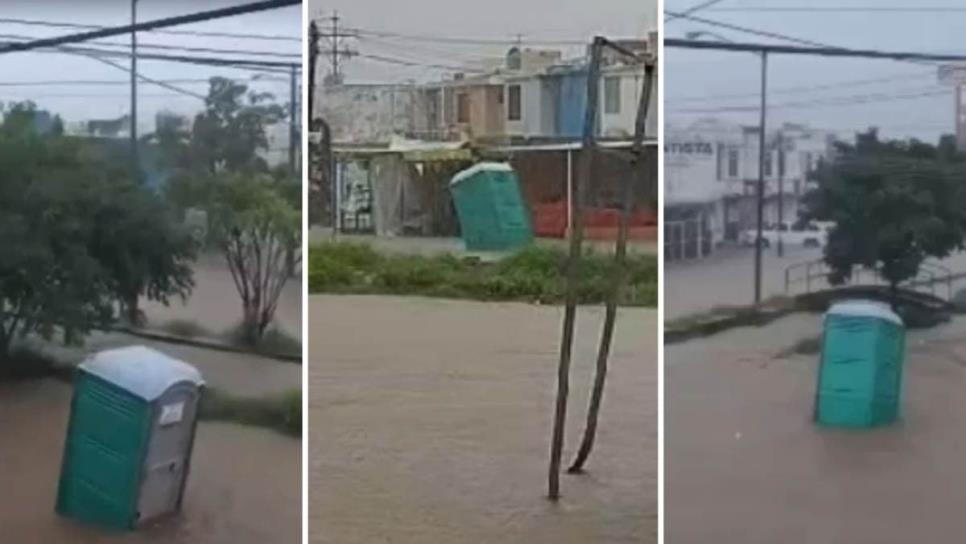 Captan «popo room» navegando por calles inundadas en el fraccionamiento Alarcón de Mazatlán