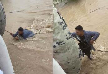 Guardia Nacional rescata a un hombre arrastrado por un arroyo en Culiacán
