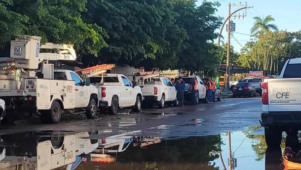 CFE en Los Mochis, a marchas forzadas para restablecer el suministro de energía