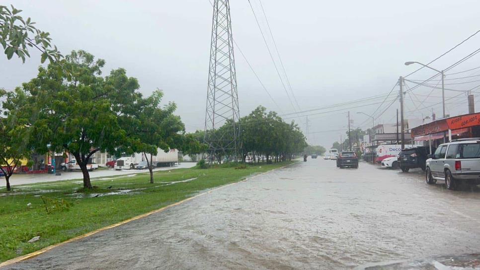 Por fuertes lluvias se suspende el servicio de camiones urbanos en Mazatlán 