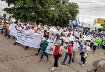Marchan en Los Mochis trabajadores del Poder Judicial, buscan frenar recorte millonario